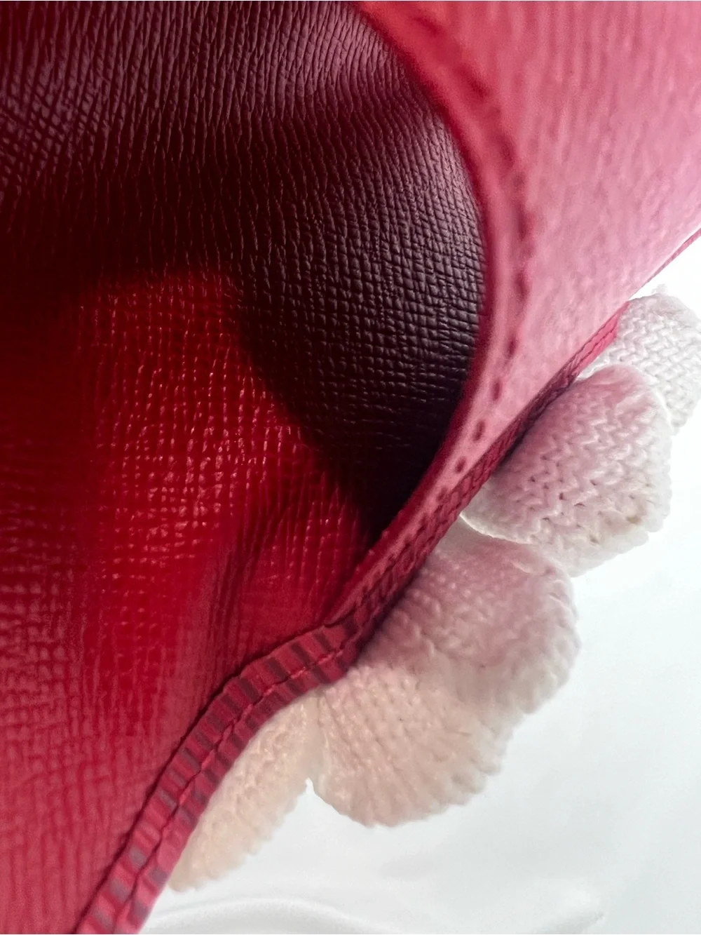 LOUIS VUITTON Red Epi Leather 6 Key Holder